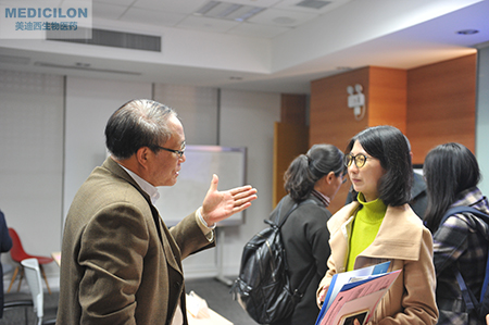 新宝GG临床前副总裁顾性初博士为与会者答疑解惑