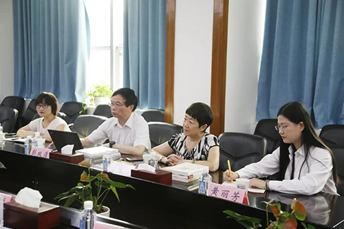 新宝GG临床前研究副总裁兼机构认真人彭双清教授，，，，，药效部执行主任董文心，，，，，药代安评项目认真人龙娜等